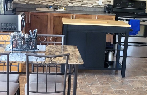 Shediac Bridge House | Shediac Cape, 7 miles from Parlee Beach.n15 minutes from Moncton