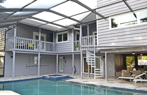 Bay Isle House | Shell Beach - The Treehouse 210