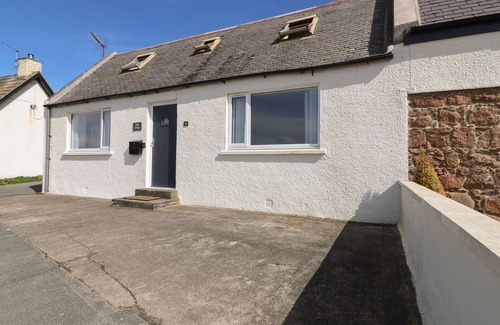 Cruden Bay Cottage | SHELL COTTAGE, pet friendly, character holiday cottage in Cruden Bay