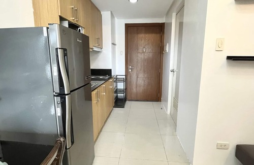 Urdaneta Condo | Shell Residences C1 with Balcony facing Pool, Pasay City
