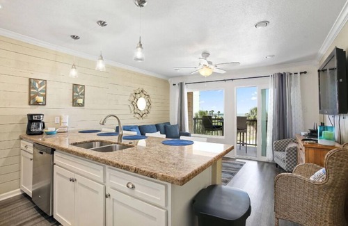 Galveston Condo | Shell We Dance! Updated, Stylish Condo with Beach View, Resort Pool and Hot Tub!