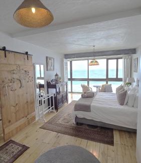 Sheffield Beach Apartment | Shells Cozy on-the-beach Hideaway