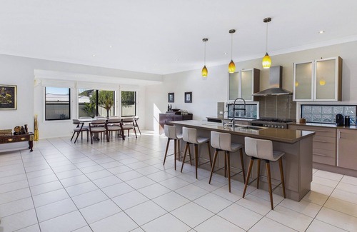 Shelly Beach House | SHELLY BEACH HOUSE - FAMILY FRIENDLY WITH POOL, WALK TO BEACH