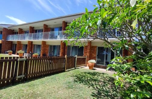 Urangan Hotel | Shelly Beach Motel