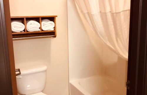 Shenandoah Hotel | Shenandoah Inn & Suites