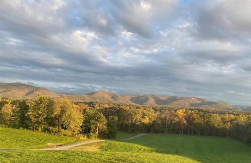 Keezletown Villa | Shenandoah River Retreat