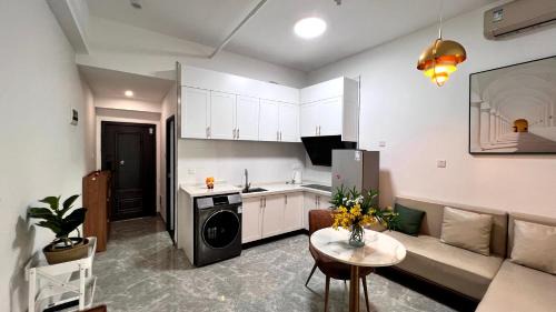 Futian Apartment | Shenzhen Duowei Luxury Apartment Chegongmiao Branch