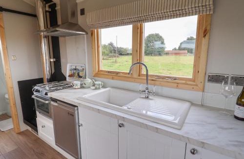Adlingfleet House | Shepherds Hut