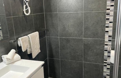 Shepparton Hotel | SHEPPARTON MOTOR INN Tudor House Motel