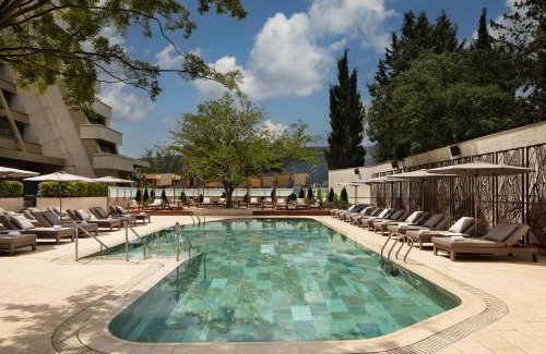 Avlabari Hotel | Sheraton Grand Tbilisi Metechi Palace