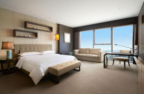 Pudong Hotel | Sheraton Shanghai Waigaoqiao Hotel