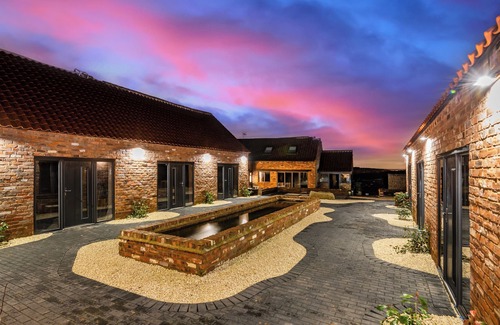 Kneesall House | Sherwood Hideaway is a stunning, exclusive-use celebration house nestled in the heart of Sherwood Forest. Designed with unforgettable group experiences in mind.