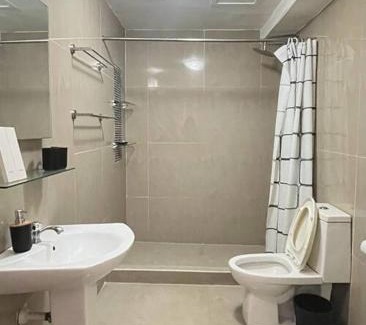 Balibago Apartment | Sheryll Escapes - Kandi luxury 1BR, housekeeping & Netflix!