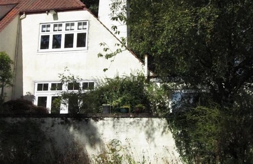 Banchory Cottage | Shieling Beag - an apartment that sleeps 2 guests in 1 bedroom