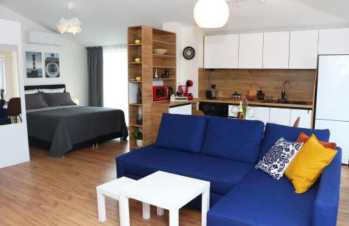 Burgas Center Apartment | Shik & Chic in the Heart of Burgas # 5min from beach # New