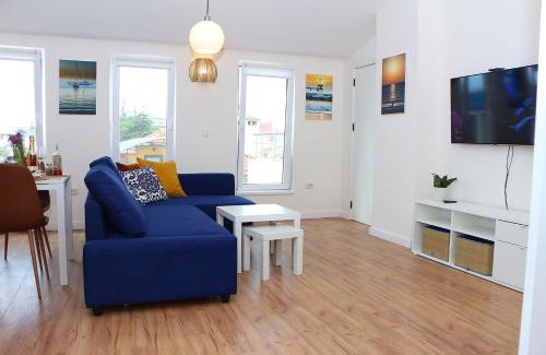 Burgas Center Apartment | Shik & Chic in the Heart of Burgas # 5min from beach # New