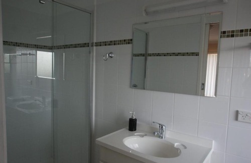 Malua Bay House | 'Shimoda' on Illabunda, McKenzies Beach
