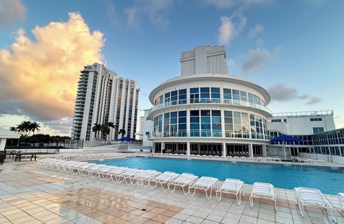 Mid Beach Apartment | Shine Suites Studio 8