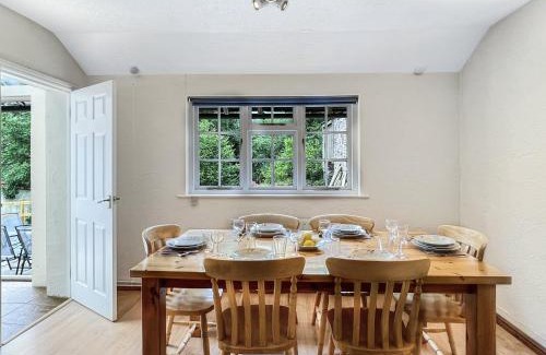 Swimbridge House | Shippon, Nr Barnstaple with outdoor seasonal pool, free wifi and on-site parking