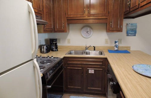 Myrtle Beach Condo | Shipwatch Pt II N106 1BR 1BA Second Row Condo close to popular shore drive