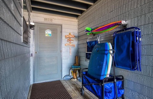 Sneads Ferry Condo | Shipwatch Villa 1303 / Community Pool, Internet!!