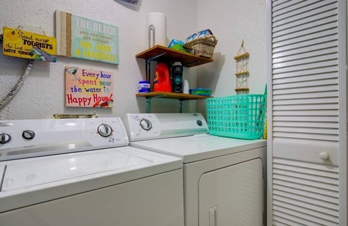 Sneads Ferry Condo | Shipwatch Villa 1303 / Community Pool, Internet!!