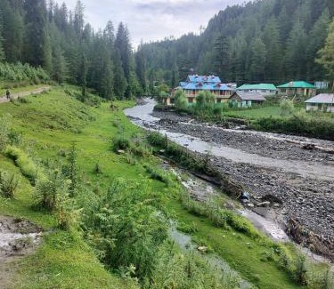 Banjar Apartment | Shiva valley river side home stay H