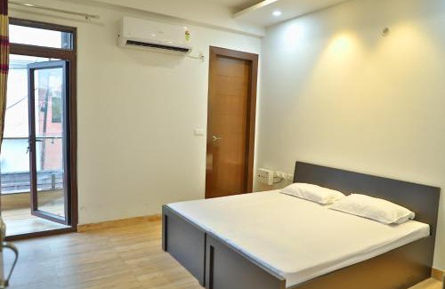 Rishikesh Apartment | Shivoham Yoga Retreat - spacious and fully equipped apartment in tranquil area
