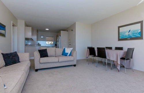 Nelson Bay Apartment | Shoalhaven 4 28 Voyager Cl - waterfront unit with stunning views and Wifi