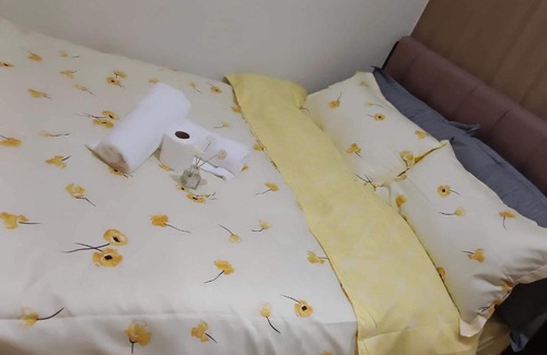 Paranaque Resort | Shore 2 T2 (1br with Balcony) Facing Amenities