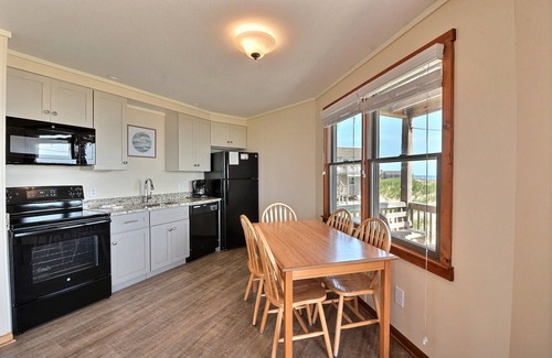 Buxton Cottage | Shore Break Cottage- Steps to Beach- Incredible Views- Community Pool