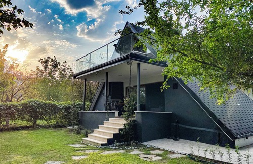 Kartepe Villa | Shore of Sapanca Lake: Çatı Villa Lakehouse