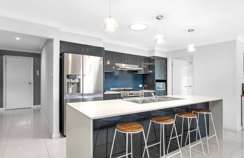 Fingal Bay House | Shoreline Retreat - A haven for relaxation and family fun