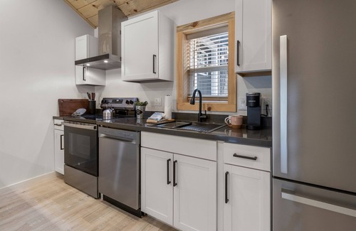 Pinetop-Lakeside Cottage | Shoreline Village Cabin 4