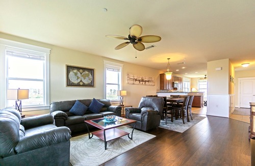 Red Fish Cove Condo | Shores N Sunsets, beautiful Pointe West Galveston Bay & Beaches