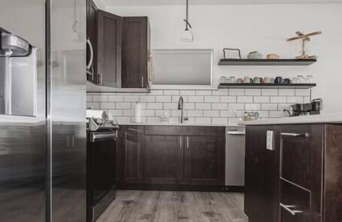 Ottertail House | Shoreside 4b/4b walkout retreat with perfect sand