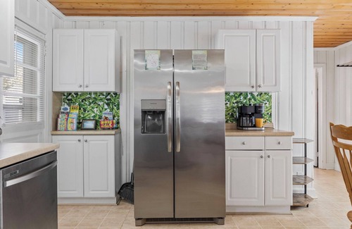 Atlantic Beach House | Short 1/4 mile walk to beach access in beautiful North Myrtle Beach!