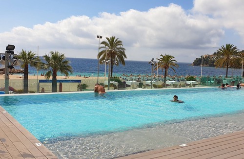 Calvia Apartment | SHORT BREAKS ALSO AVAILABLE - Exclusive Spacious Apartment Directly on Beach