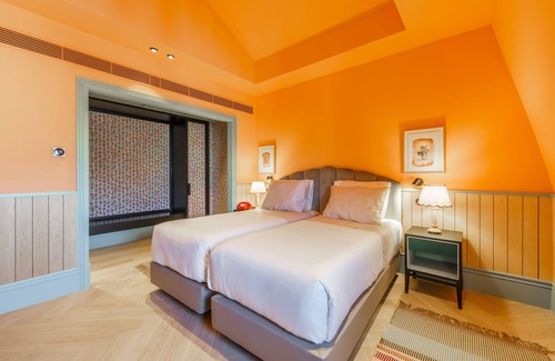 Centro / Baixa Hotel | Short Drive from Francisco Sá Carneiro Airport and Lavadores Beach! Onsite Pool