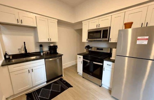 Short North House | Short North – Free Parking- King Bed - Convention