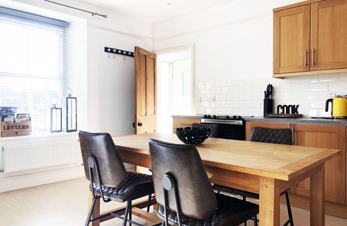 St Davids House | Short stay summer breaks available!