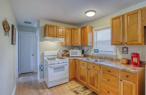 Elkton House | Short Term Water Oriented Furnished Apartment