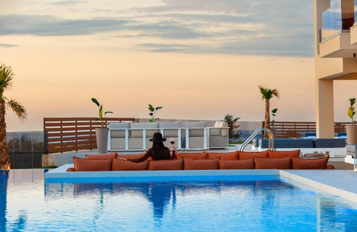 Rethymno Villa | Short Walk to the Beach, 2 Pools for Groups & Families