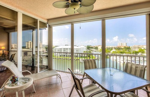 South Island Condo | Short walk to beach