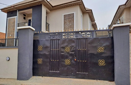 Ibadan Apartment | Shortlet Apartment in okuyole extension off Alao- Akala express .