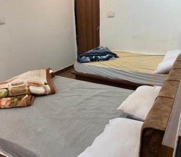 Khatu Hotel | Shree Banke Bihari Place