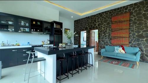Batu Villa | SHY in the valley