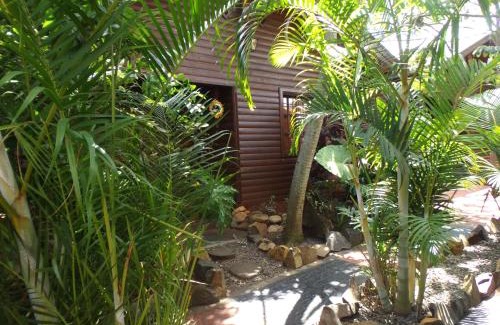 Puerto Iguazu Hotel | Si Mi Capitán - Cabañas & Habitaciones