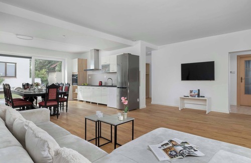 Swoszowice House | Siarczana 10 Cracow | Charming 3-Bedroom House | Cozy Terrace