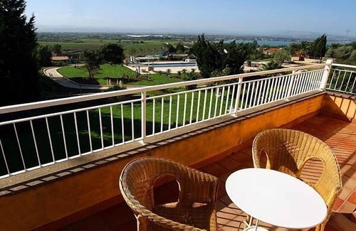 Isola Villa | Sicily at its best: Beautiful Villa Gialla with pool, close to sandy beaches